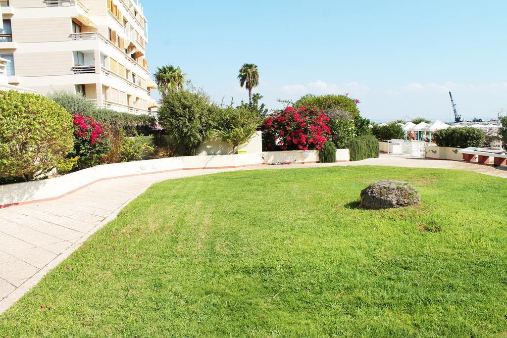 Lazuli Sea View Beachfront Ap 253 Lejlighed Larnaca Eksteriør billede