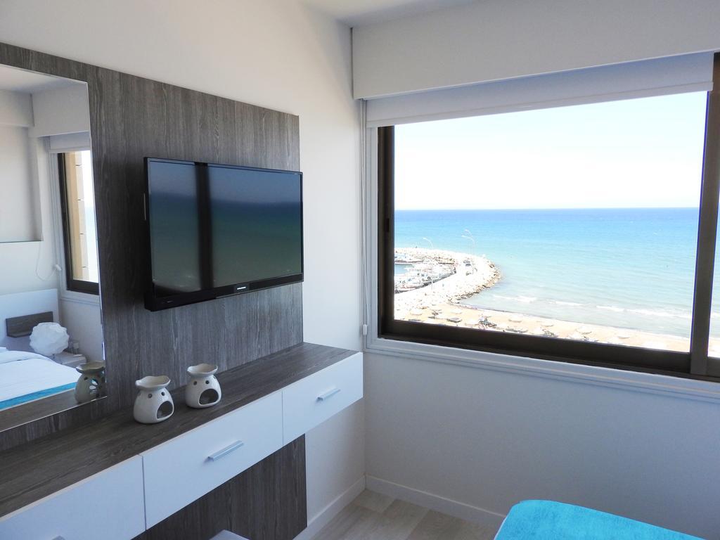 Lazuli Sea View Beachfront Ap 253 Lejlighed Larnaca Eksteriør billede