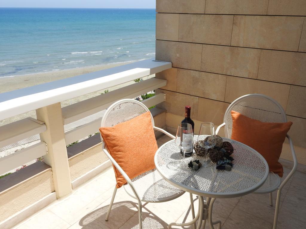 Lazuli Sea View Beachfront Ap 253 Lejlighed Larnaca Eksteriør billede