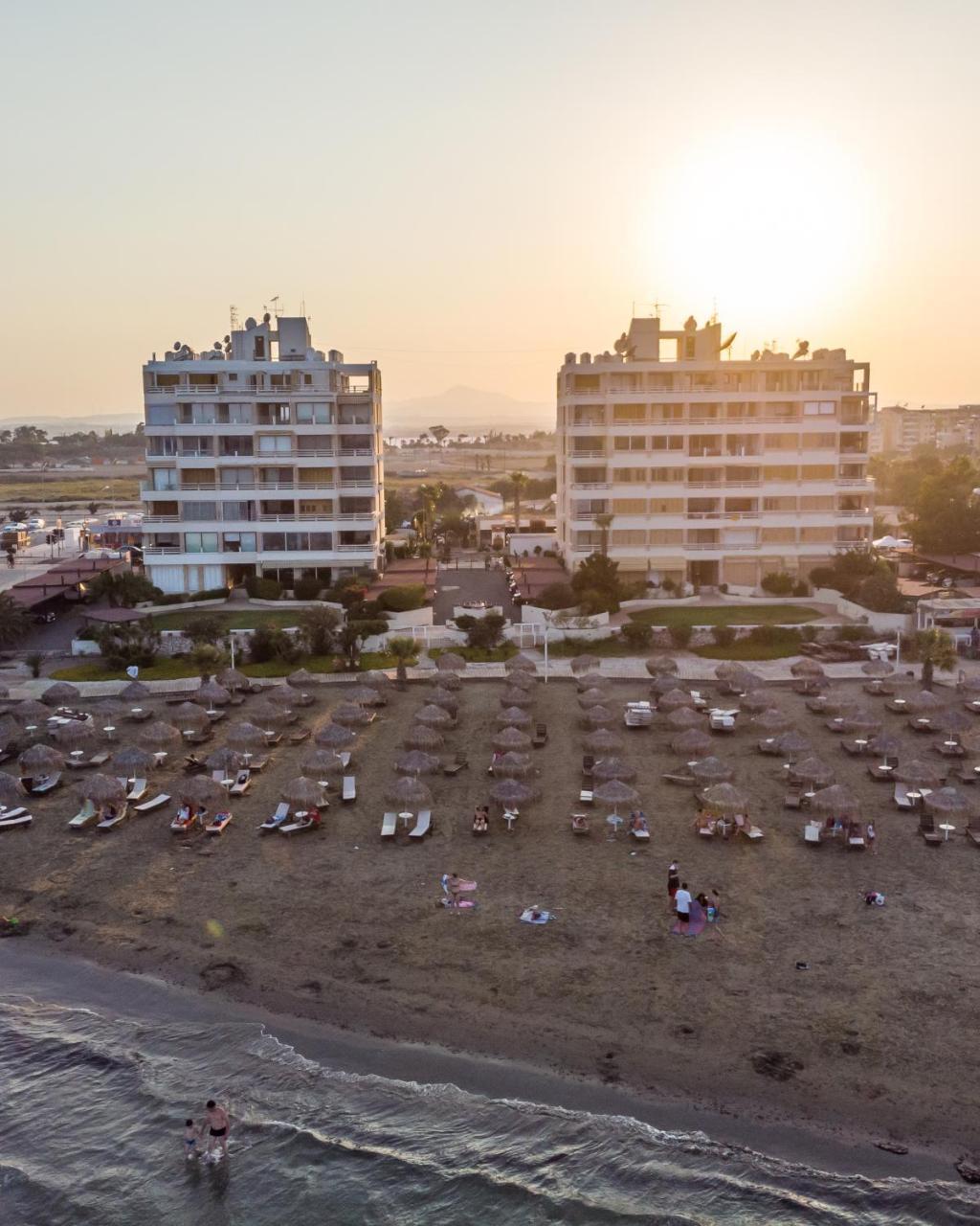 Lazuli Sea View Beachfront Ap 253 Lejlighed Larnaca Eksteriør billede